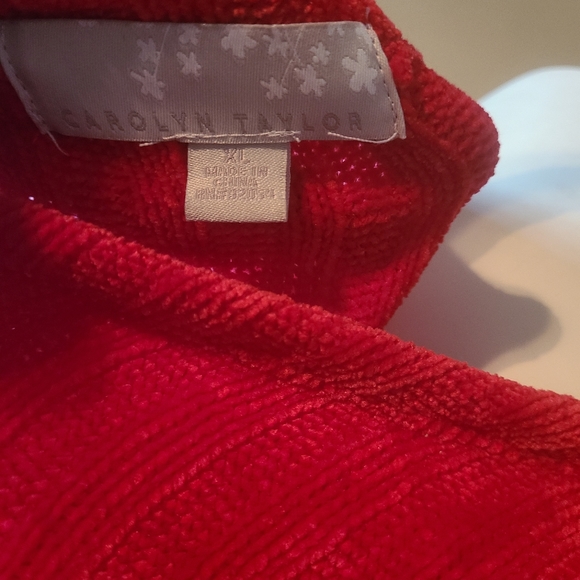 Carolyn Taylor brand red sweater. Very soft. Preloved. Buttons on sleeves. XL. - Picture 5 of 5